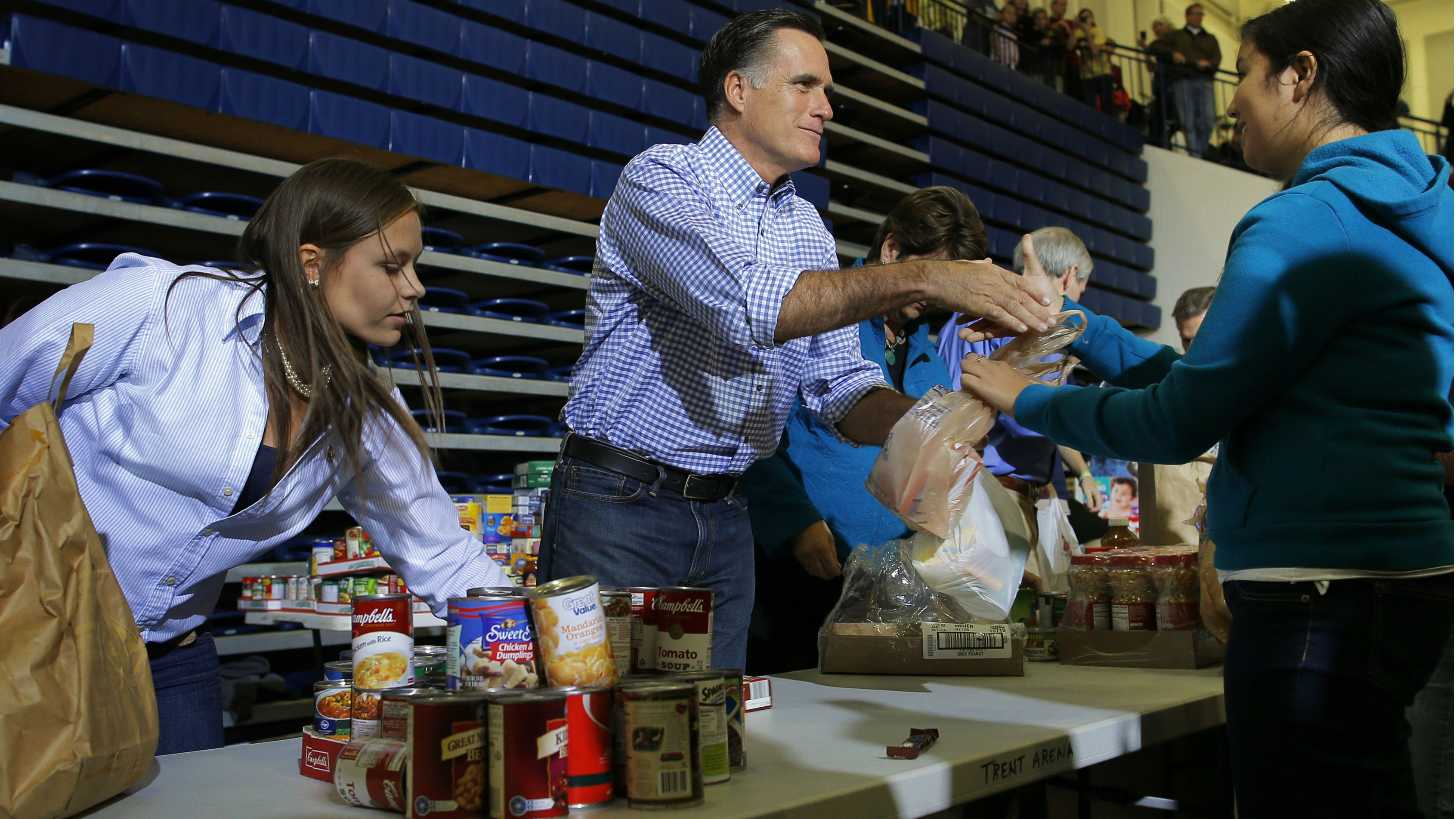 Romney at Ohio event (reuters)