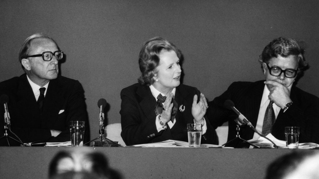 British Conservative Prime Minister, Margaret Thatcher, at a press conference with Geoffrey Howe and Lord Carrington. (Photo by Keystone/Getty Images)
