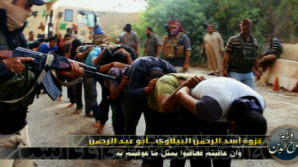 Isis photo appears to show Iraqi soldiers being herded by militias