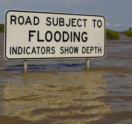 Australia floods: river levels to rise (Reuters)