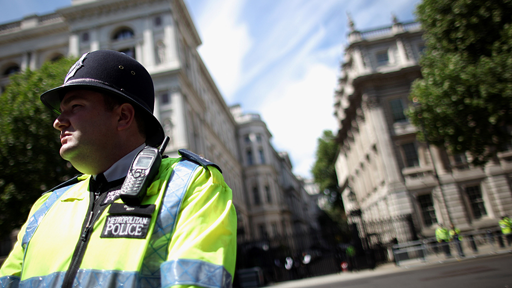 Acpo head Sir Hugh Orde warns Theresa May that police cuts may put public safety at risk (Image: Getty)