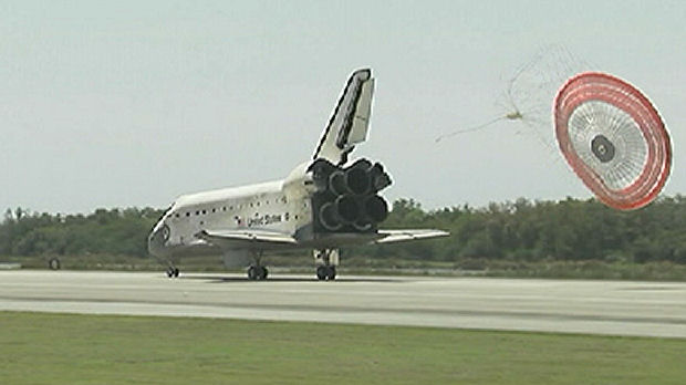 Discovery lands after final space mission