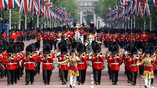 Royal wedding fanfare to bolster UK economy - Channel 4 News