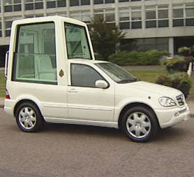 Popemobiles in UK for Pope's - 4 News